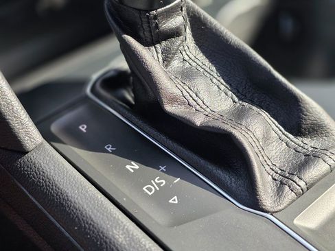 Used 2018 Volkswagen Atlas S image 42