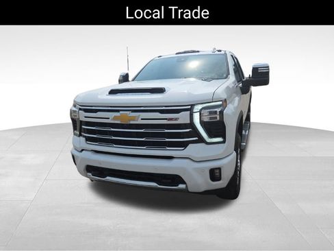Used 2024 Chevrolet Silverado 2500 LTZ w/ LTZ Plus Package AWD/4WD image 8