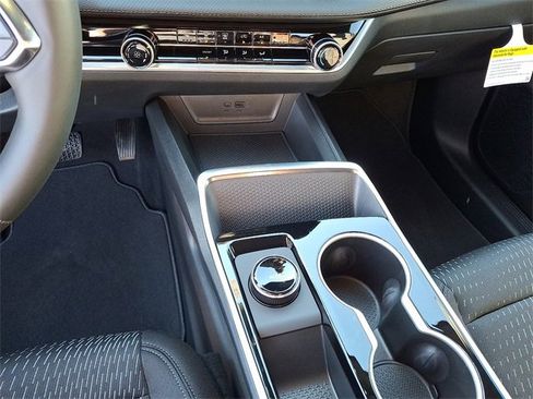 New 2026 Chevrolet Equinox LT image 7