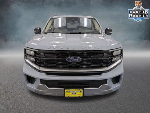 Used 2025 Ford Expedition Platinum w/ Platinum Ultimate Package AWD/4WD image 2