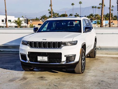 Certified 2024 Jeep Grand Cherokee L Limited w/ Luxury Tech Group II image 4