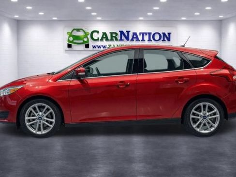 Used 2016 Ford Focus SE FWD image 3