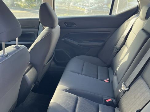 Used 2025 Nissan Altima 2.5 SV FWD image 14