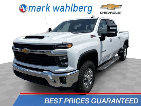 Used 2024 Chevrolet Silverado 2500 LT AWD/4WD image 1