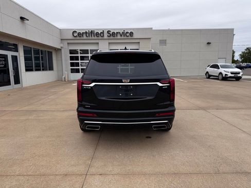 Used 2021 Cadillac XT6 Premium Luxury w/ Platinum Package AWD/4WD image 4