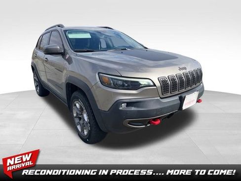 Used 2019 Jeep Cherokee Trailhawk image 1