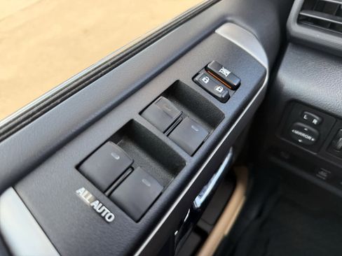 Used 2023 Toyota 4Runner Limited AWD/4WD image 28