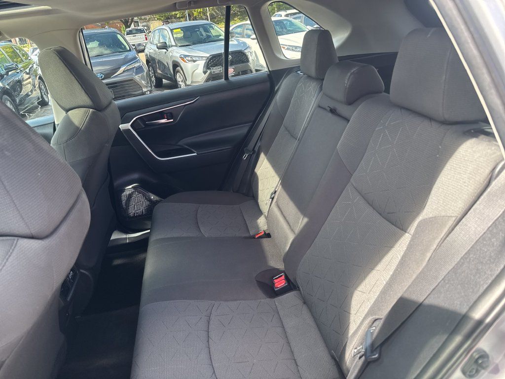 Used 2021 Toyota RAV4 XLE w/ Convenience Package AWD/4WD image 34