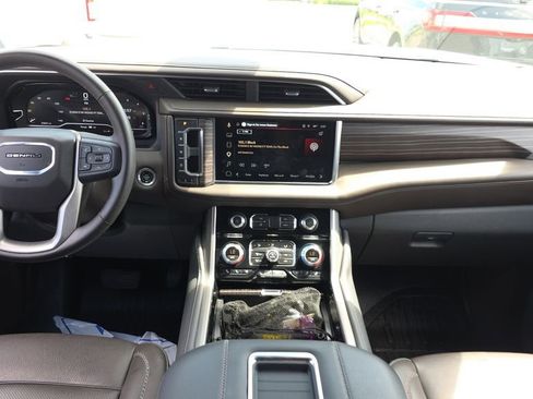 Used 2023 GMC Yukon XL Denali RWD image 24