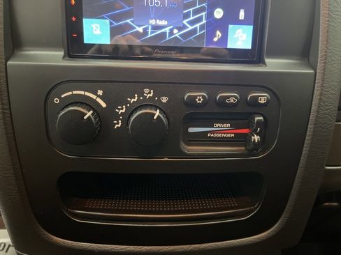 Used 2005 Dodge Ram 1500 Truck 2WD Quad Cab image 28