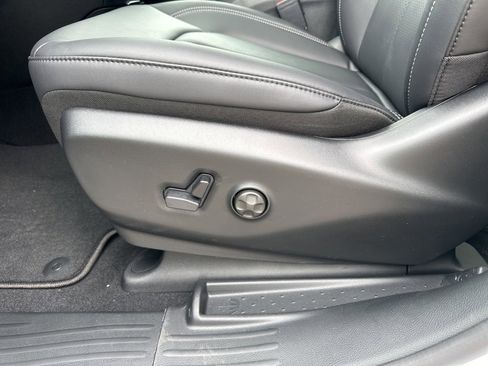 New 2026 Chrysler Pacifica Select image 60