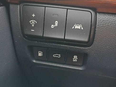Used 2017 Kia Cadenza Technology FWD image 25