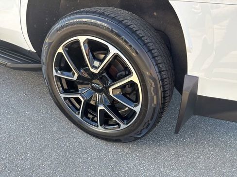 Used 2021 Chevrolet Tahoe RST w/ Luxury Package image 9