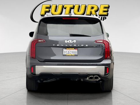 Certified 2025 Kia Telluride S image 5