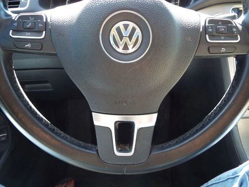 Used 2014 Volkswagen Passat TDI SE image 11