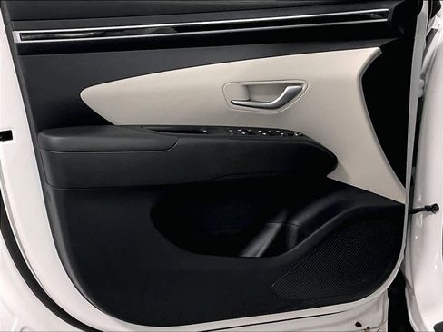 Used 2023 Hyundai Tucson SE image 9