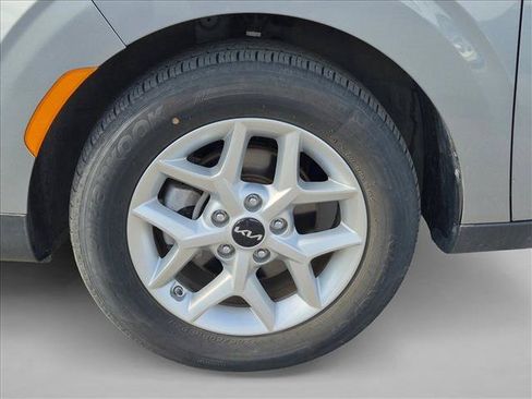 Used 2025 Kia Soul LX w/ LX Technology Package FWD image 15