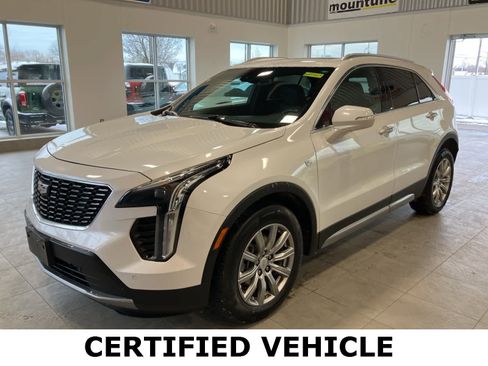 Used 2021 Cadillac XT4 Premium Luxury image 1