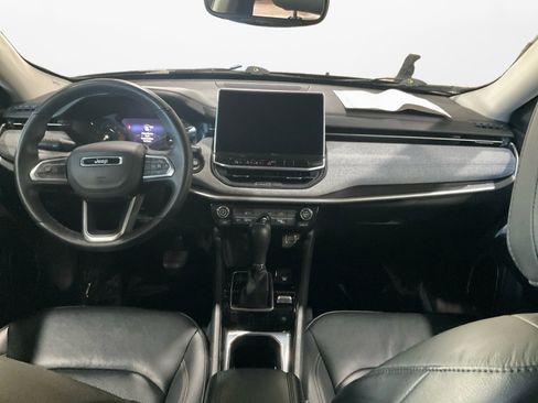 Used 2022 Jeep Compass Latitude image 10