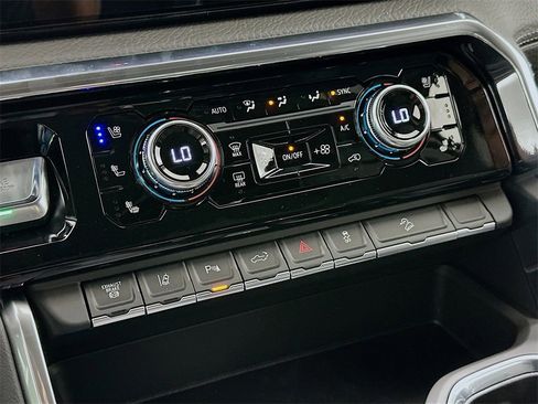 New 2025 GMC Sierra 2500 Denali w/ Denali Reserve Package image 16