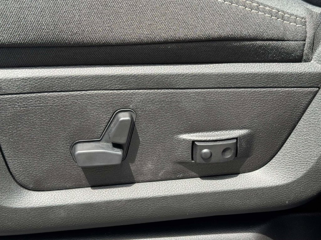 New 2026 RAM 3500 Big Horn AWD/4WD image 28