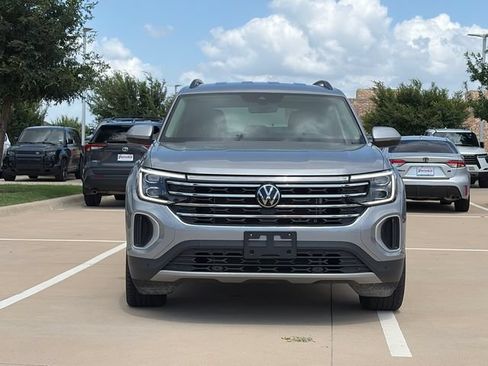 Used 2026 Volkswagen Atlas SE FWD image 2