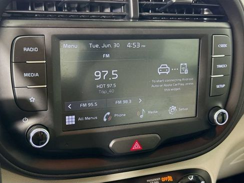 Used 2025 Kia Soul LX FWD image 14
