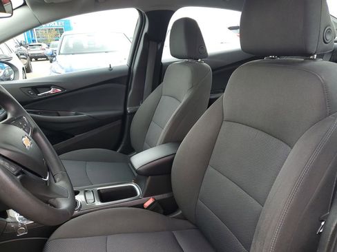 Used 2019 Chevrolet Cruze LT FWD image 5