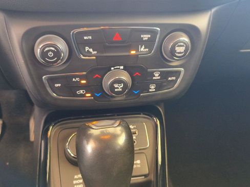 Used 2021 Jeep Compass Limited AWD/4WD image 21