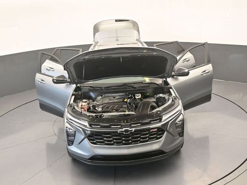 Used 2024 Chevrolet Trax RS w/ Sunroof Package image 74