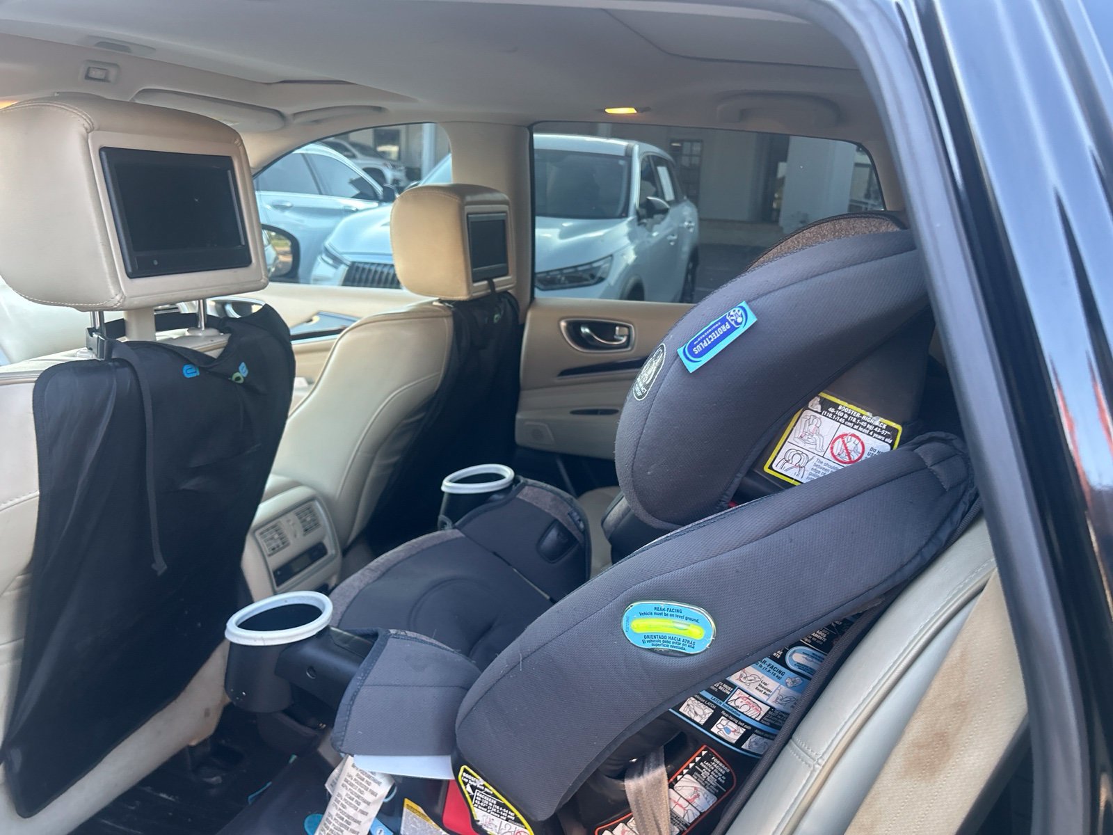 Used 2015 INFINITI QX60 FWD w/ Deluxe Touring Package image 17
