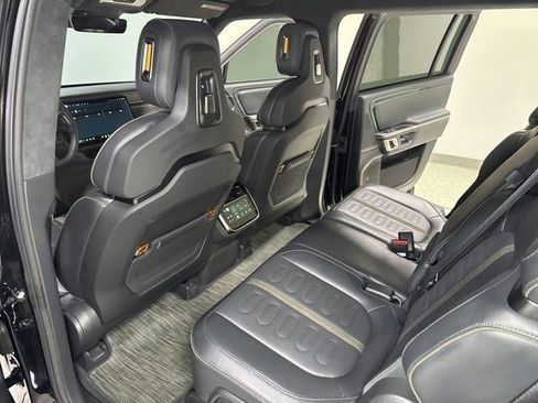 Used 2024 Rivian R1S Adventure AWD/4WD image 27