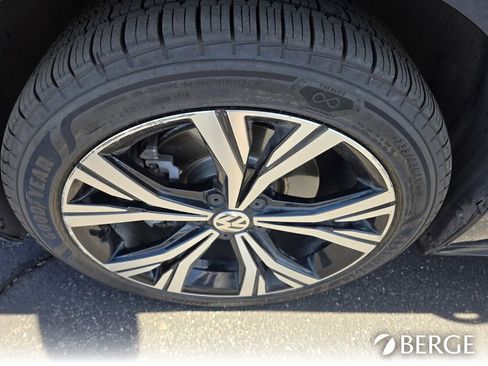 Used 2021 Volkswagen Passat 2.0T SE image 11