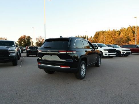 New 2025 Jeep Grand Cherokee Laredo X w/ Trailer Tow Package image 6