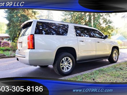 Used 2018 Chevrolet Suburban LT AWD/4WD image 9