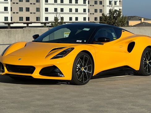 New 2025 Lotus Emira image 8