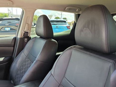 Used 2022 Nissan Rogue Sport SV w/ Technology Package FWD image 15
