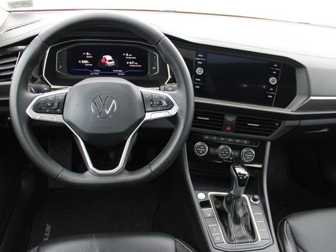 Used 2022 Volkswagen Jetta SEL image 11