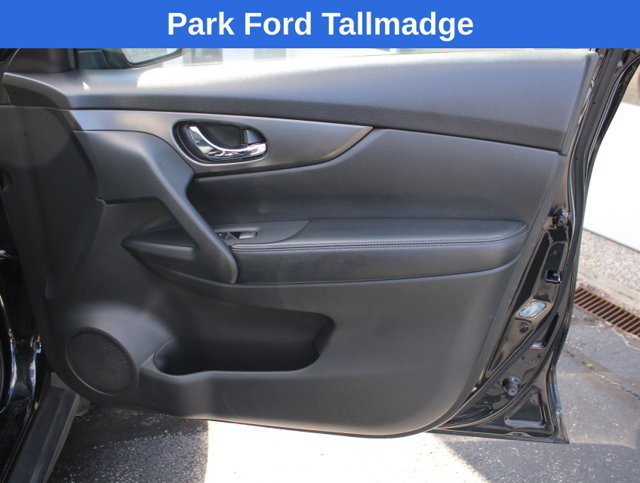Used 2016 Nissan Rogue S AWD/4WD image 19