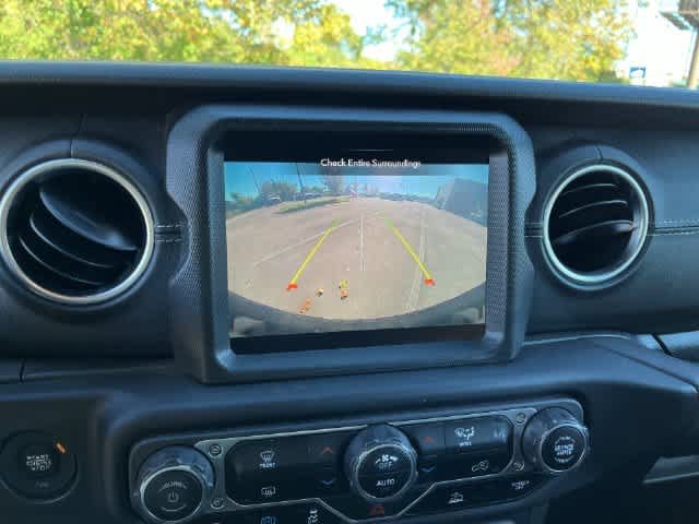 Used 2023 Jeep Wrangler Unlimited Sahara AWD/4WD image 27