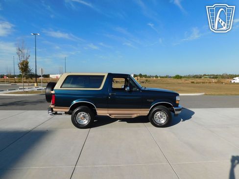 Used 1995 Ford Bronco XLT image 12