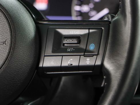 Used 2022 Nissan Pathfinder SL image 14