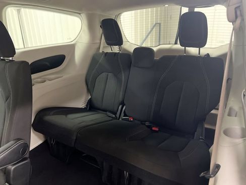Used 2023 Chrysler Voyager LX FWD image 23