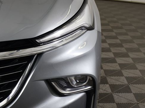 Used 2024 Buick Enclave Premium image 17