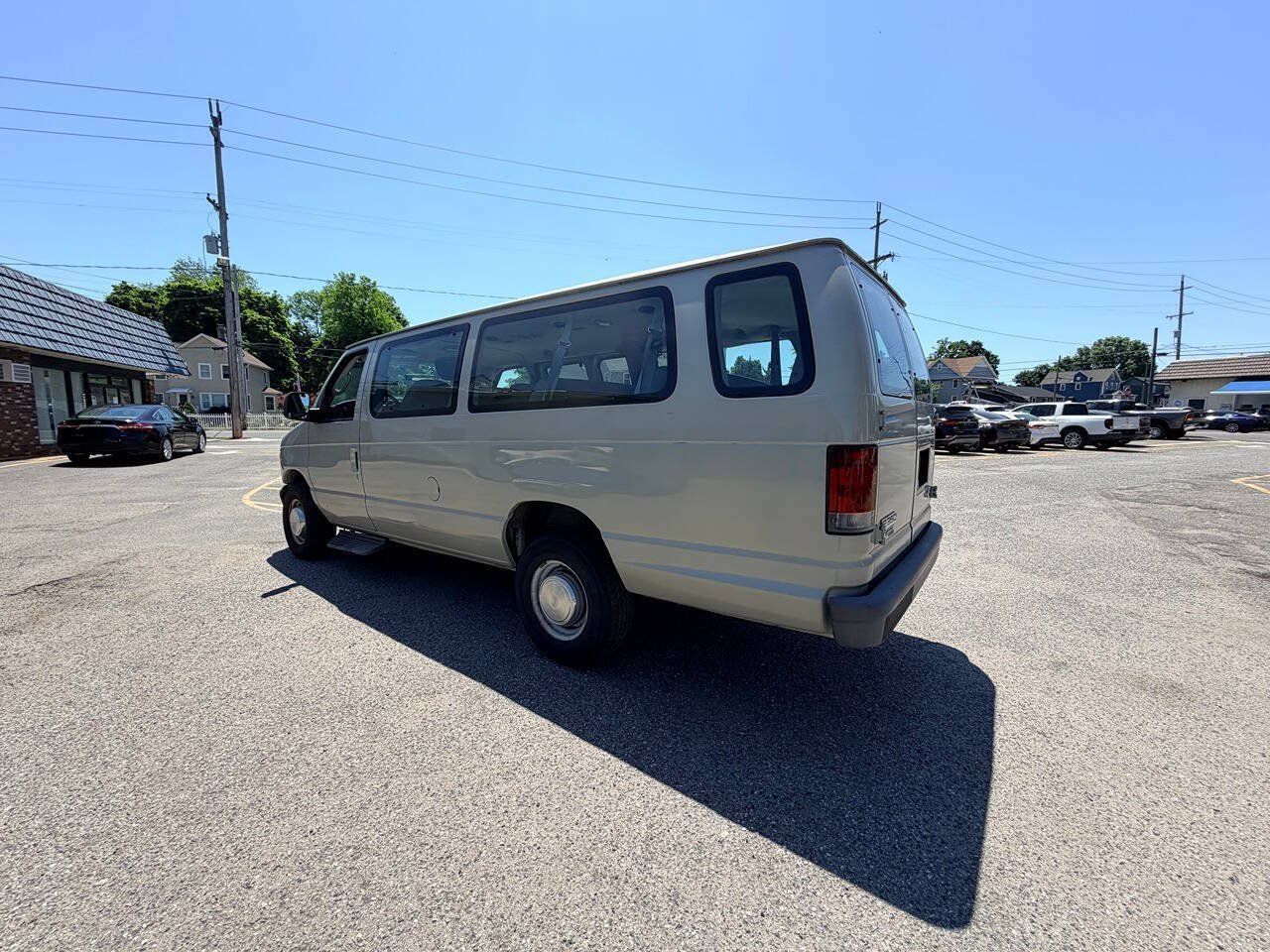 Used 2006 Ford E-350 and Econoline 350 XL RWD image 21