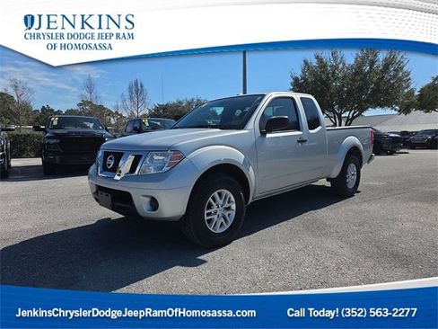 Used 2014 Nissan Frontier SV image 1