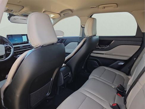 New 2026 Lincoln Corsair Premiere image 10