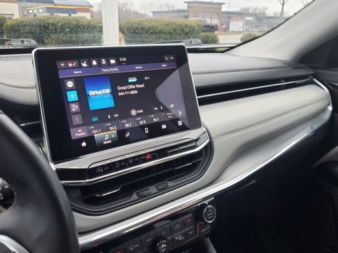 Used 2022 Jeep Compass Limited image 21