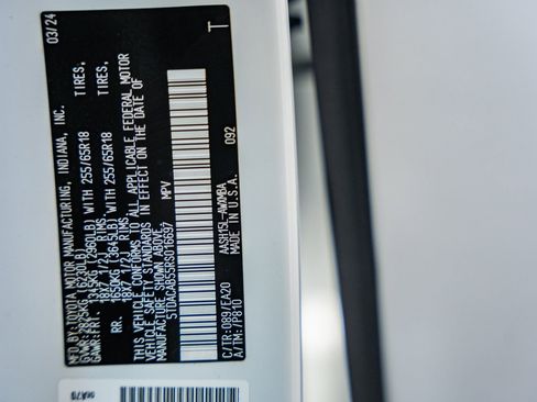 Used 2024 Toyota Grand Highlander XLE image 42