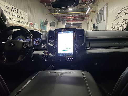 Used 2022 RAM 1500 Limited image 8